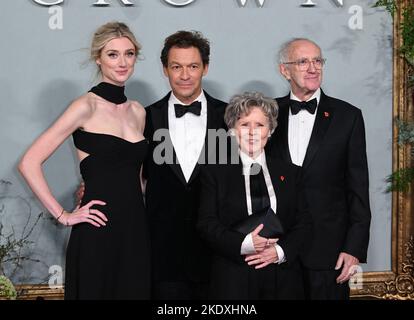 Elizabeth Debicki, Dominic West, Imelda Staunton und` Jonathan Pryce bei der Weltpremiere der fünften Staffel von The Crown am 8.. November 2022 in London, Großbritannien. Foto von Stuart Hardy/ABACAPRESS.COM Stockfoto